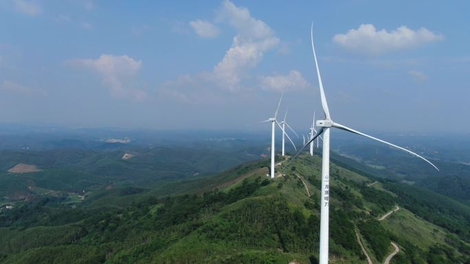 航拍广西六景霞义山清洁能源风力发电机风车