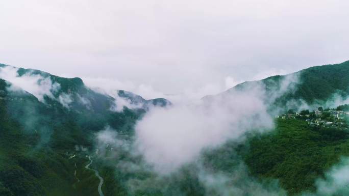 青山绿水 蓝天白云 航拍