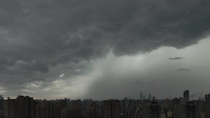 夏天长沙暴雨雨幡扫过城市【延时】