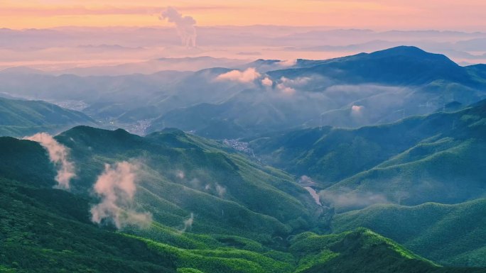 夕阳下的云海