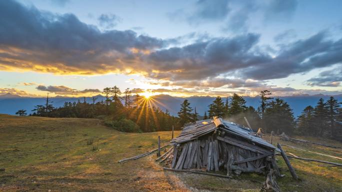 高山牧场木屋日出延时