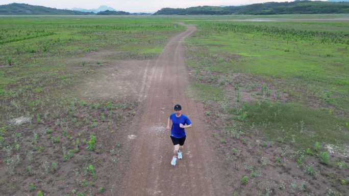 跑步奔跑励志前行追逐梦想人物跑步