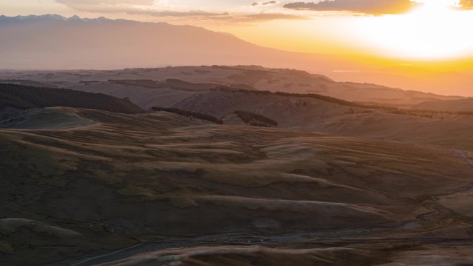 旷野草原高山草甸红色日落夕阳