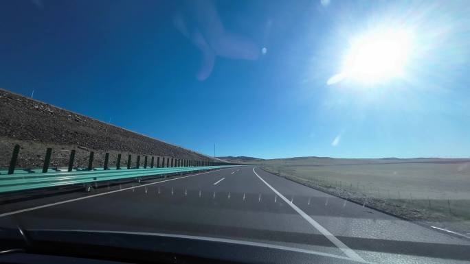 新疆公路第一视角行驶
