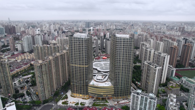 上海虹口区太阳宫商业中心多云航拍长镜头