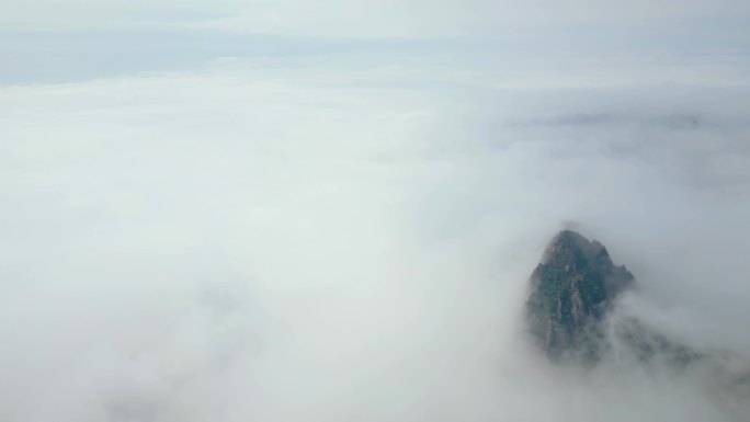 安徽省黄山风景区山峰云海航拍风景视频大自