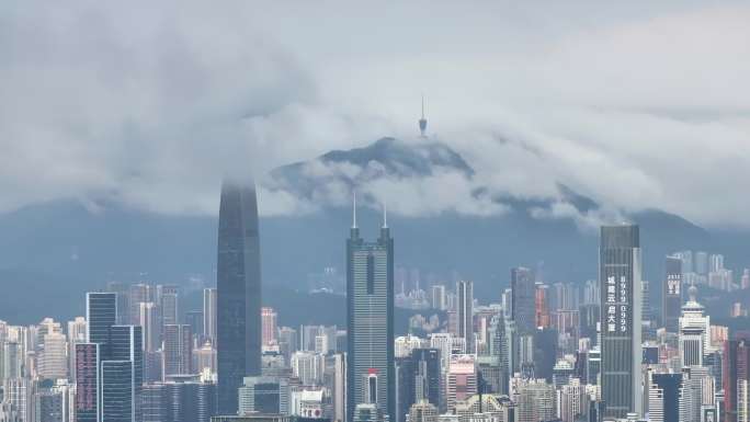 航拍深圳城市低空云海