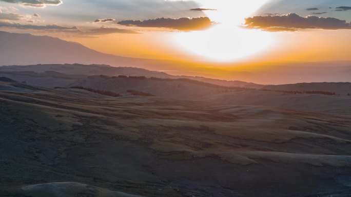 旷野草原高山草甸红色日落夕阳