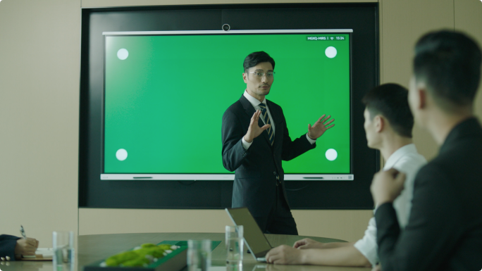 4K 高端商务人士会议探讨 绿屏电视电脑