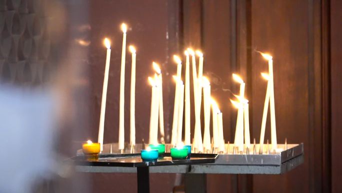 法国巴黎文艺教堂绘画蜡烛天主教祭祀虔诚