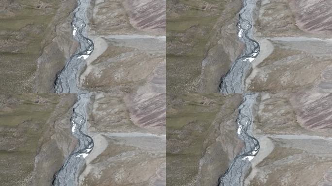 天山冰川融雪河流