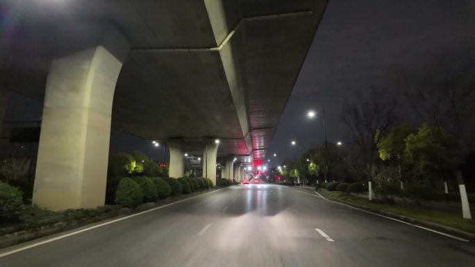 城市夜晚夜景开车第一视角汽车窗外沿途风景