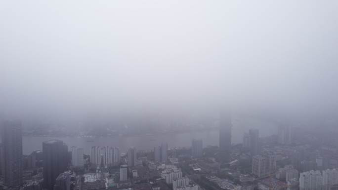 上海陆家嘴地标穿云大雾航拍长镜头