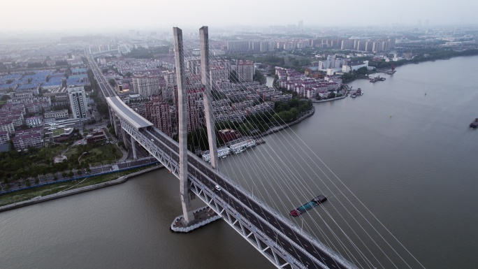 上海闵浦二桥轻轨水运船只大气航拍长镜头