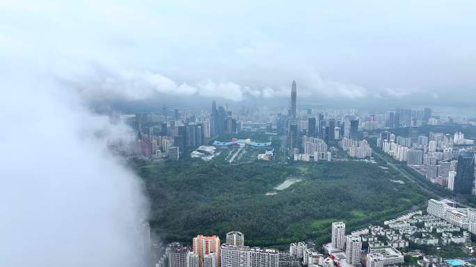 航拍深圳城市低空云海景观