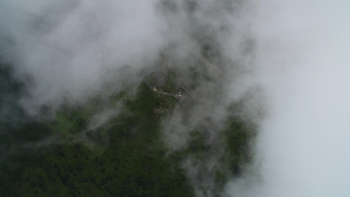 航拍武夷山黄岗山最高峰峡谷草甸森林云海