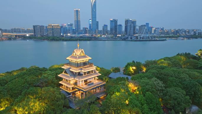 苏州金鸡湖桃花岛紫气阁中式建筑夜景航拍