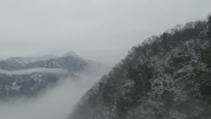 山区下雪素材