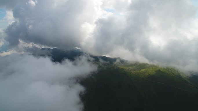 航拍武夷山黄岗山最高峰峡谷草甸森林云海