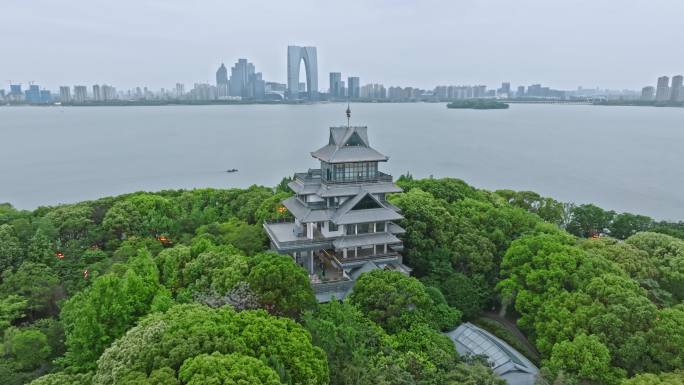 苏州金鸡湖桃花岛紫气阁中式建筑夜景航拍