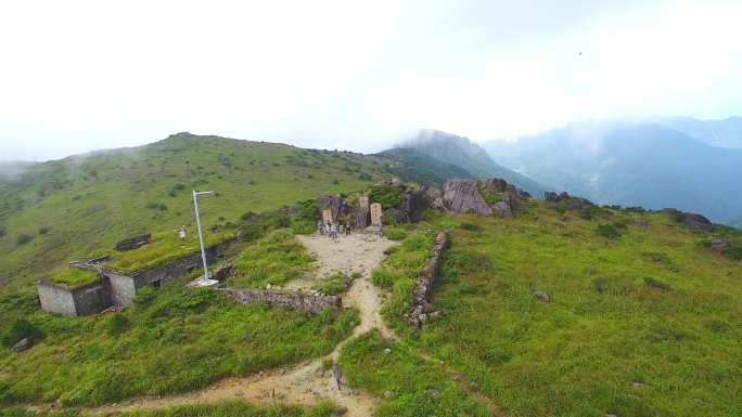 航拍武夷山黄岗山最高峰峡谷草甸森林云海