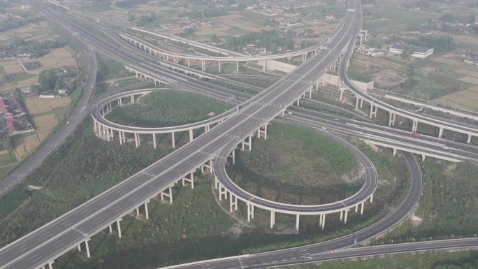 航拍高速公路交通枢流