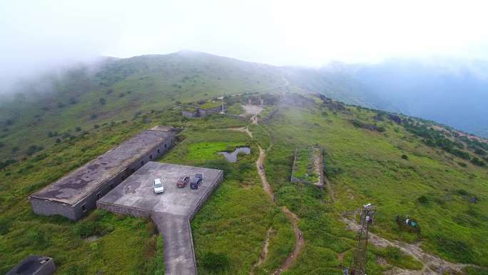 航拍武夷山黄岗山最高峰峡谷草甸森林云海