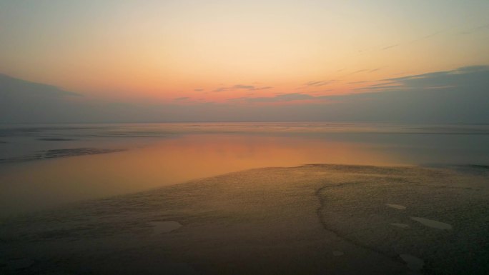 日落下的海宁黄湾钱塘江湿地风光