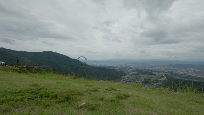 天台琼台仙谷滑翔伞基地跳伞运动