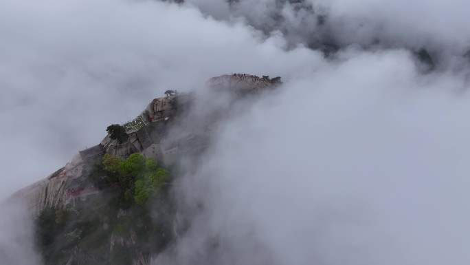 航拍渭南华阴地标华山晚霞日落火烧云云海