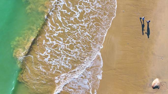 大海海边海水海浪沙滩海滩航拍海岸线风景唯