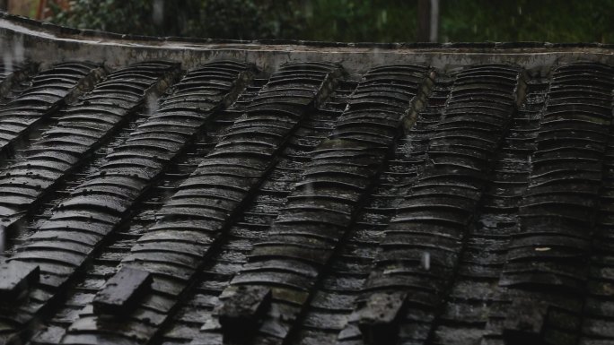 下雨雨声古村落屋檐天井夏雨