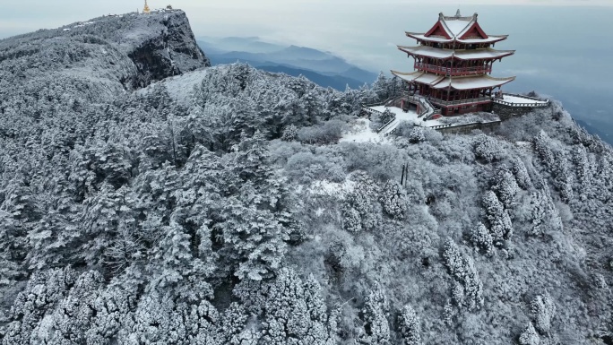 雪后峨眉山