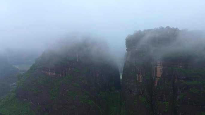 4K航拍短片.鹰潭龙虎山雨雾