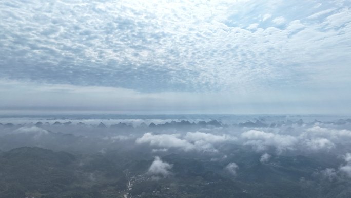 延时拍摄云海中的群山 云层变化