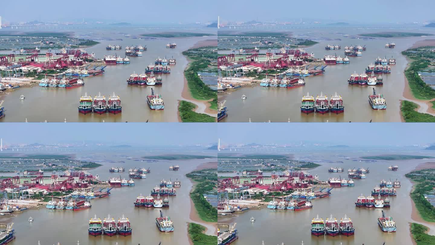 航拍福建漳州龙海九龙江畔的造船厂货船