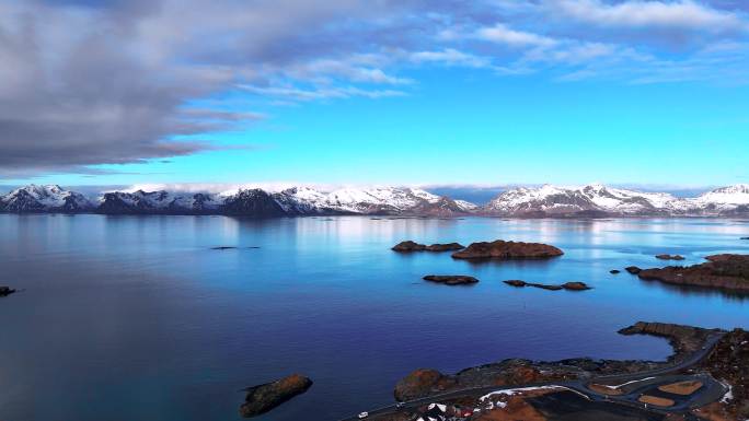 4K航拍挪威罗弗敦群岛亨宁斯维尔无限风光