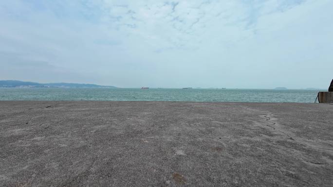 福建漳州港海边跑步者的脚步