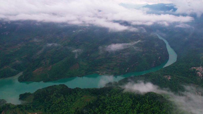 云雾山川的美丽风光