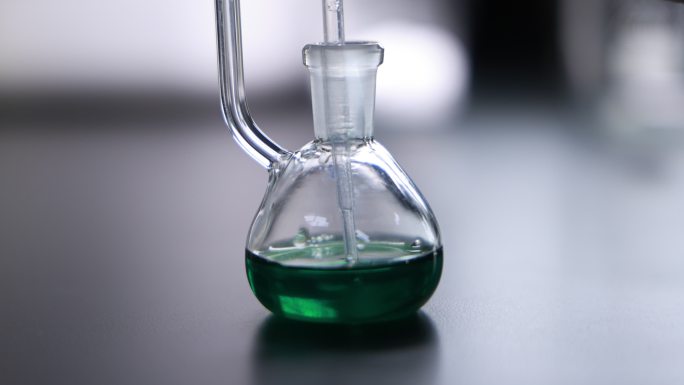 实验室绿色液体