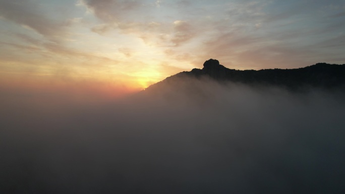 青岛灵山岛云海日出