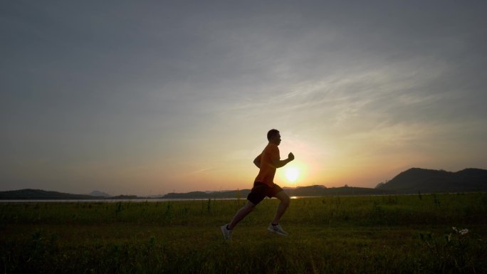 跑步奔跑阳光跑风景人物年轻人励志拼搏