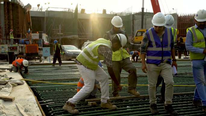 修桥建筑 幸福生活 工程建筑