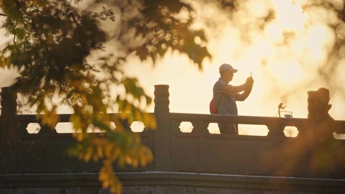 城市风景夕阳古桥光影