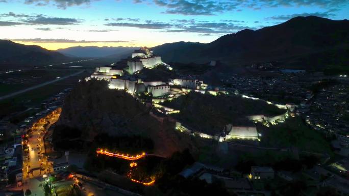 航拍西藏江孜宗山古堡夜景