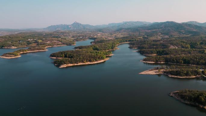 平静的湖泊 岛屿