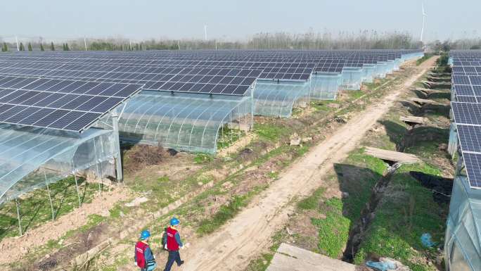 皖北亳州风力发电 太阳能发电光伏板航拍