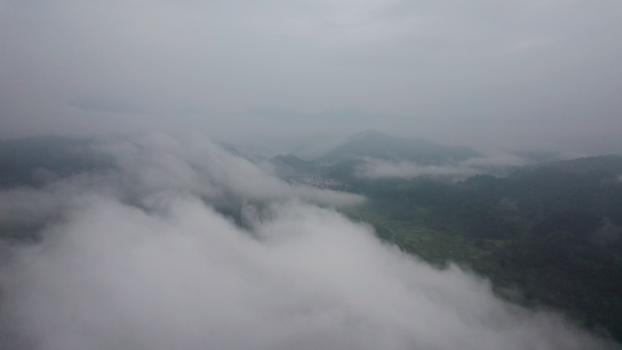 云山航拍西递古村山林风光