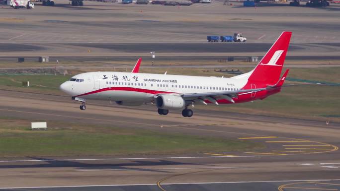 上海航空波音737 降落全过程特写镜头