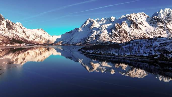 4K航拍挪威斯沃尔韦尔清晨美景